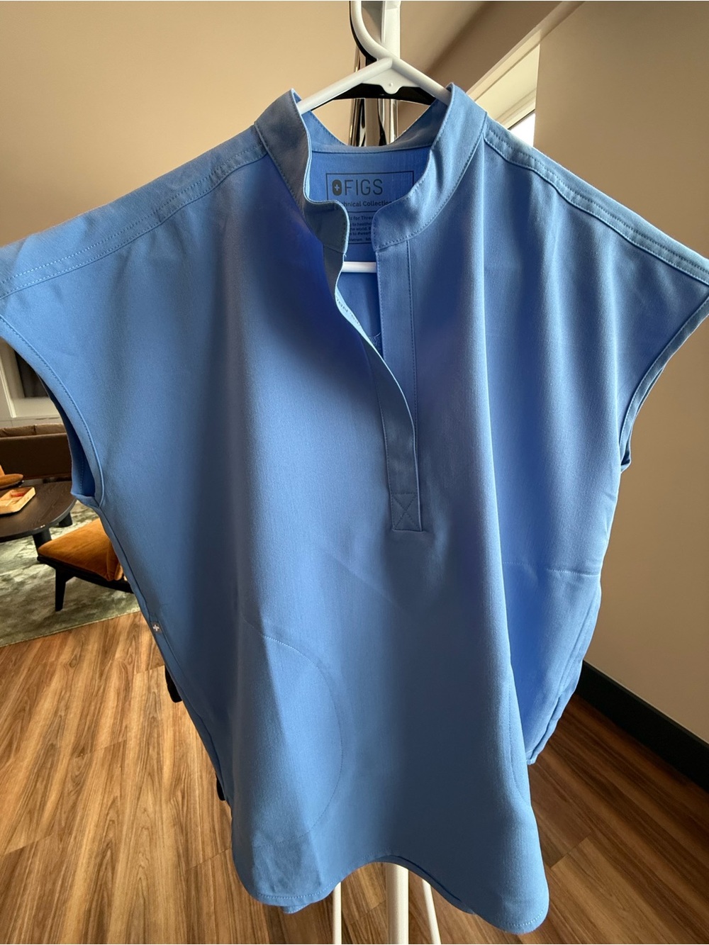 Figs Ceil Blue Women’s Scrub top size small